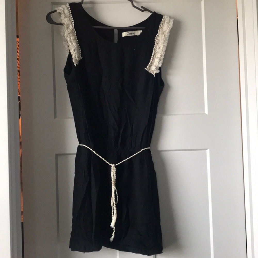 Black lightweight dress with cream detail